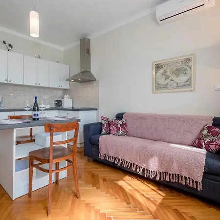 Debelic * Barbat na Rabu